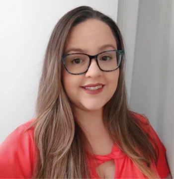 Suzana Slonzon - Graduação Administração e Ciências Contábeis e MBAs Online